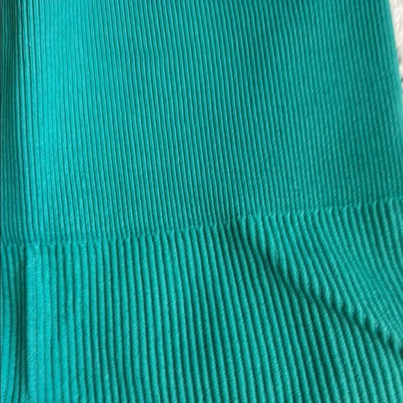 Green Ribbed Two-Piece Set - Picture 6 of 6